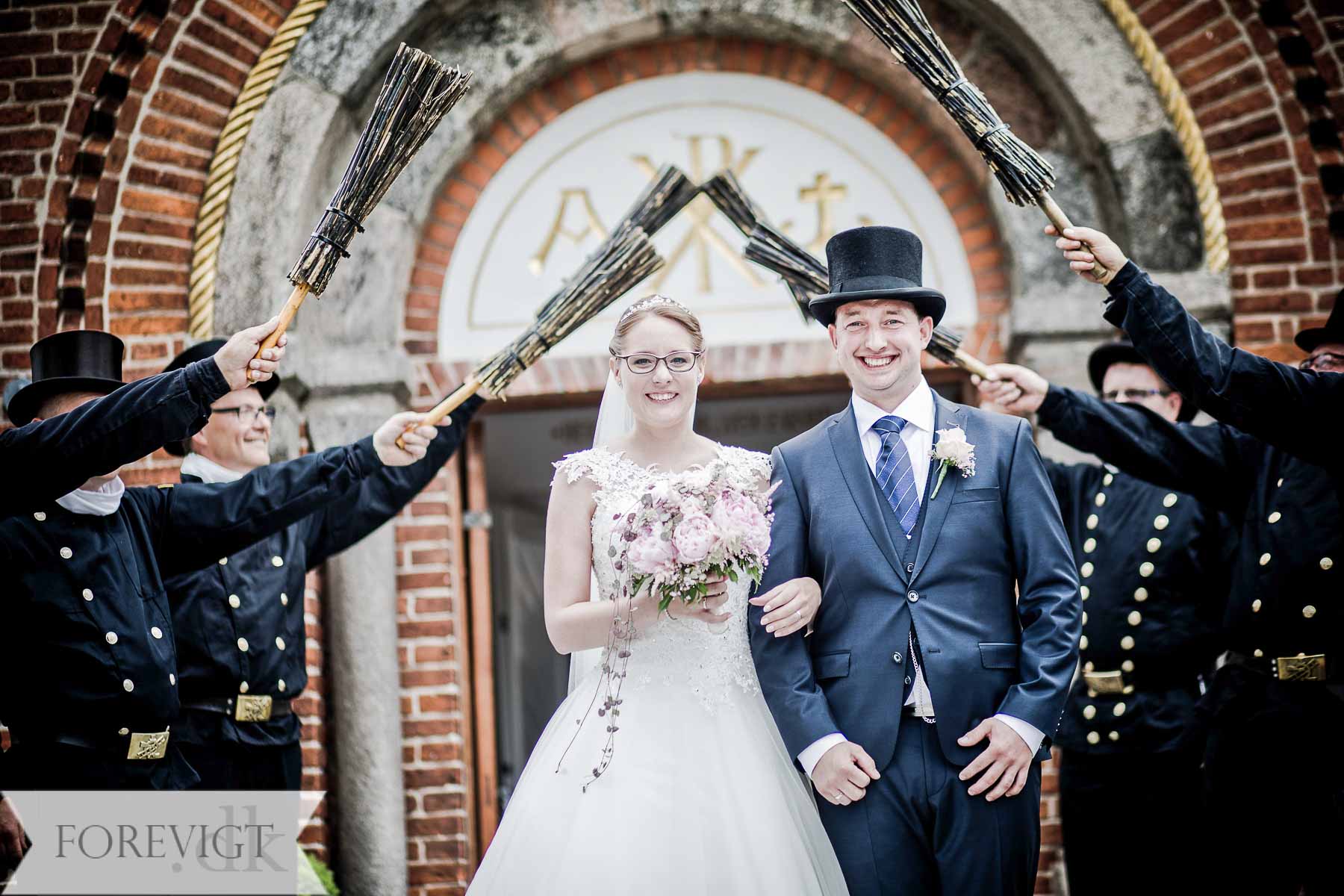 vielse udenfor Erritsø kirke