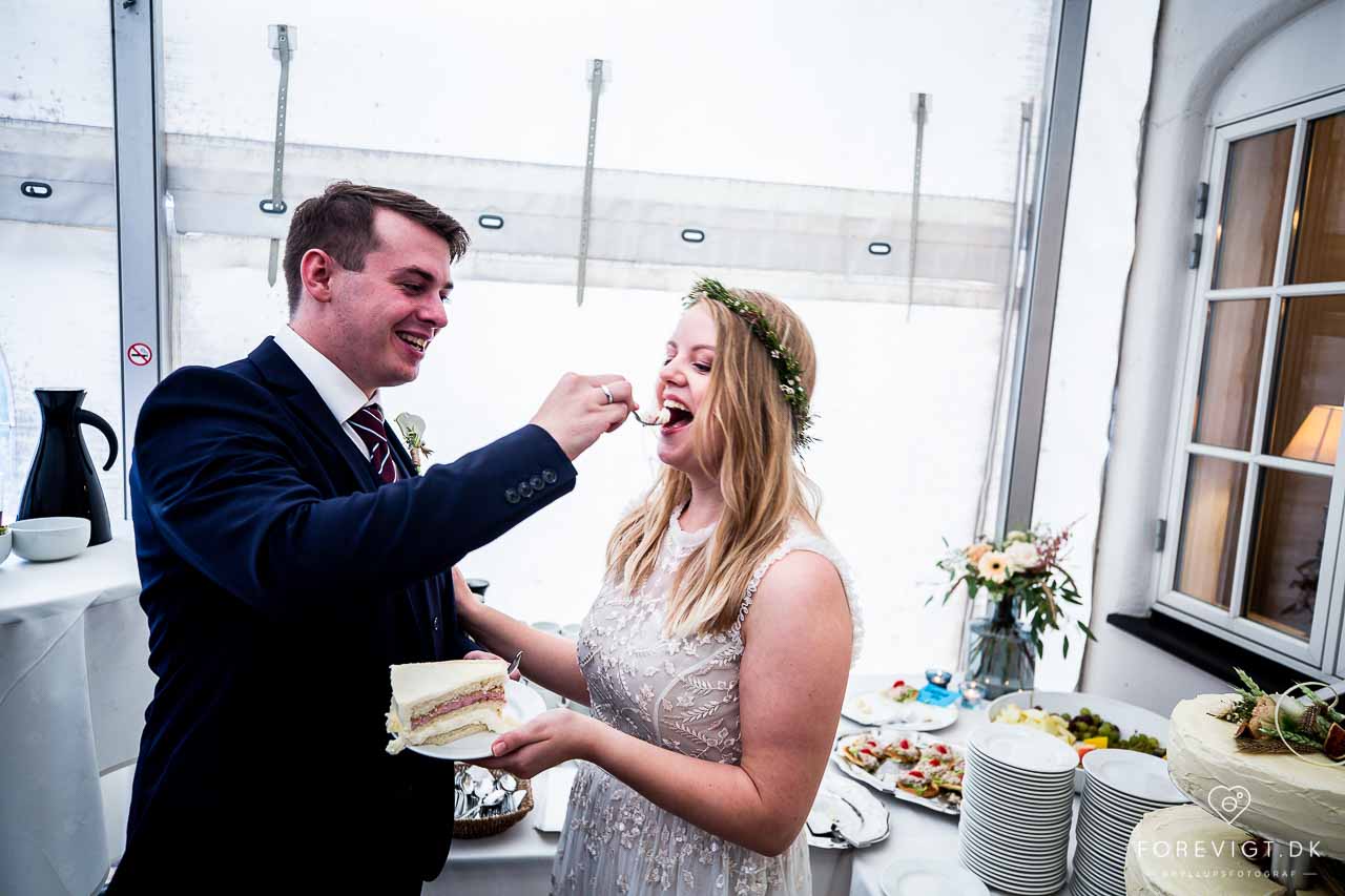 Romantisk herregårdsbryllup | Park, kirke og overnatning