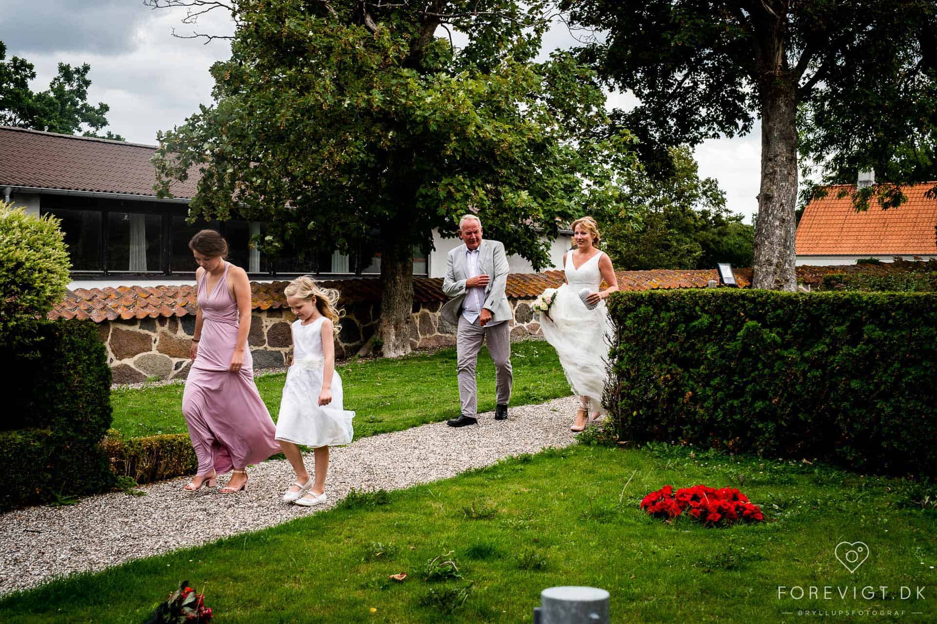 Billeder af Jørlunde Kirke bryllup