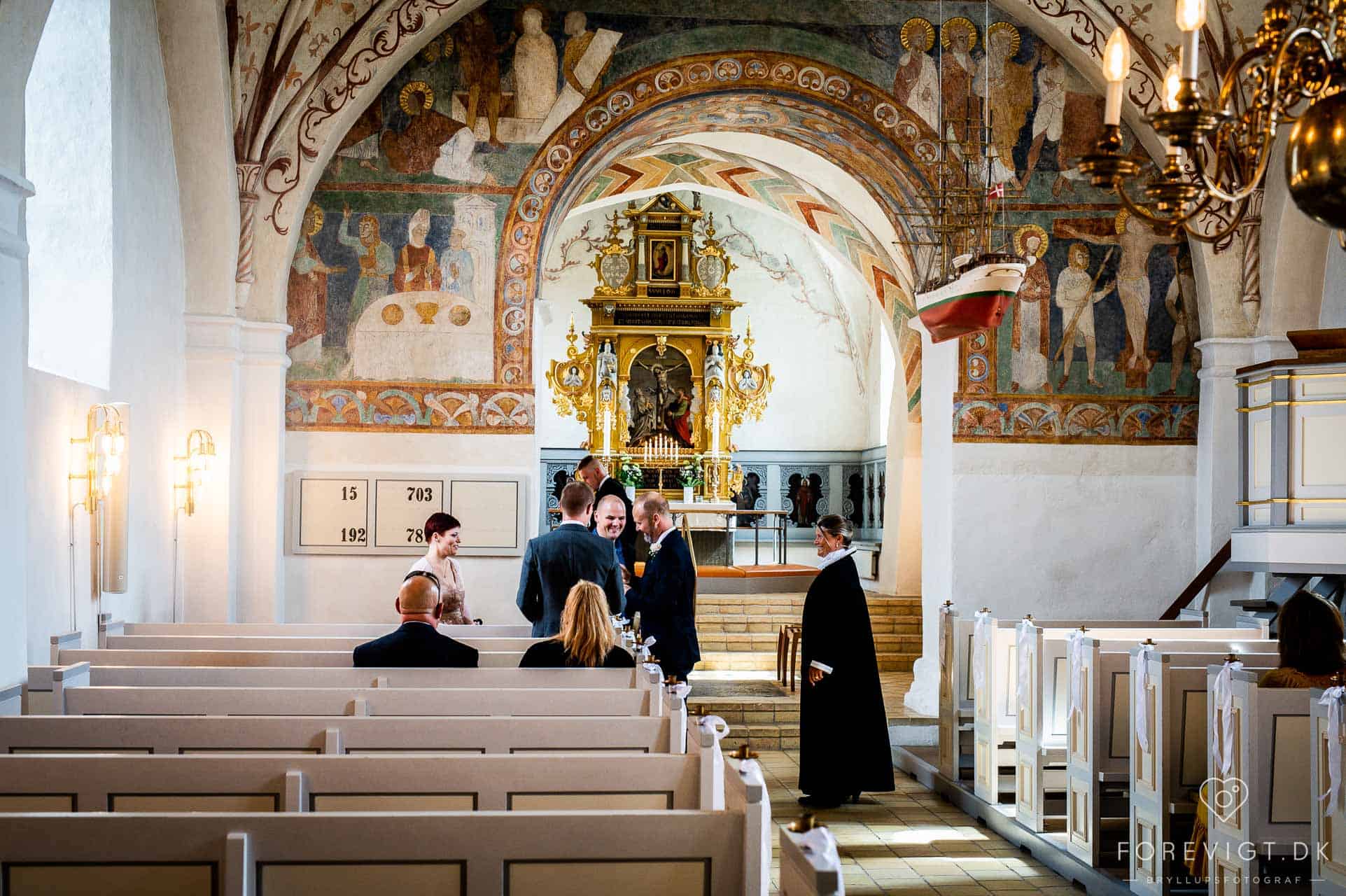 Det store ja og vielse i Jørlunde Kirke