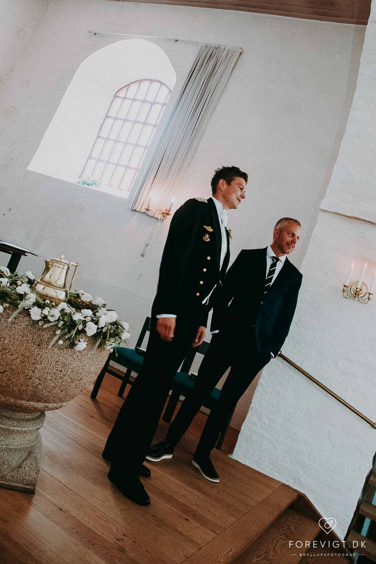 gommen og best man Brøndum Kirke