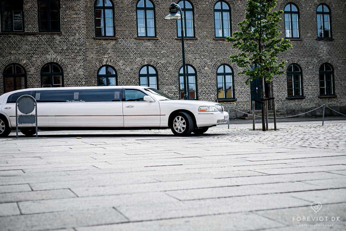 Bryllupskørsel i Roskilde og Midtsjælland - Lej limousine og ...