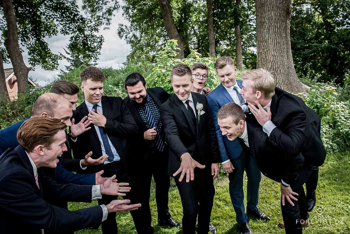 Bryllupsfotografer til fotografering af smukke bryllupsbillede
