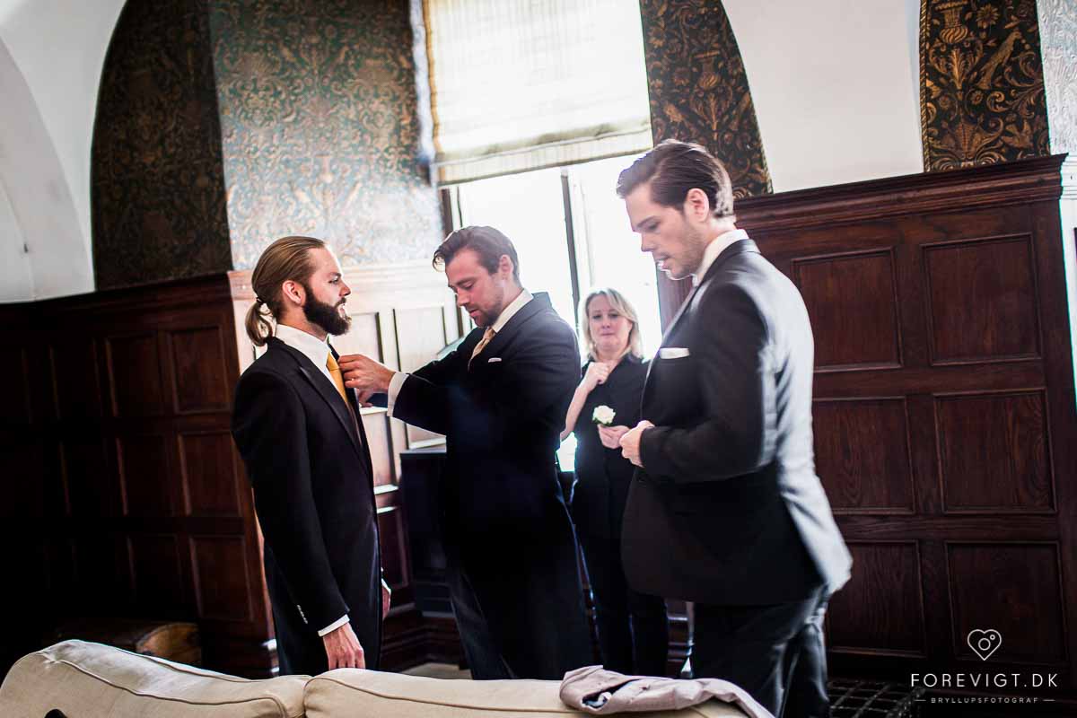 Å velge en profesjonell bryllupsfotograf lønner seg i lengden.