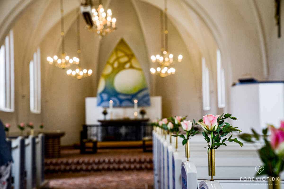 inde i Mølholm Kirke