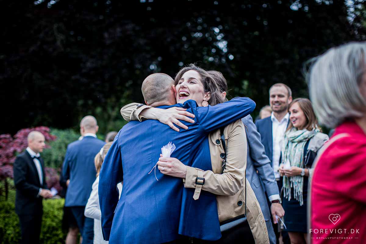 Pris på bryllupsvideo og bryllupsfoto fra 3.000,- | 2 fotografer ...
