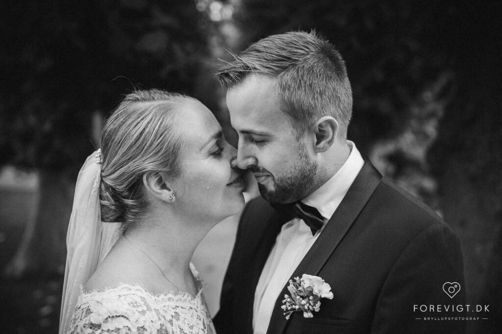 bryllupsfotograf-bryllup-bryllupsbilleder-gom-brudgom-bryllupsforberedelser-sommerbryllup-fotograf-bryllupsfotografering-bryllupsfotografer-bryllupsfotografi-bryllupsfoto-bryllupsfotograf-aabenraa
