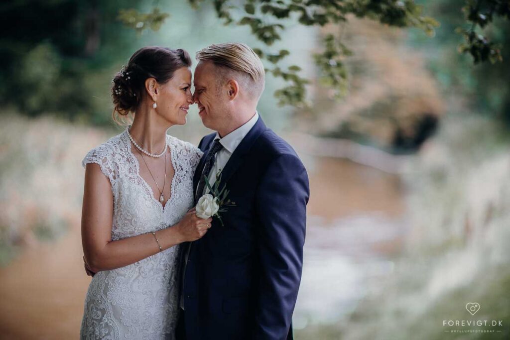 Silkeborg bryllup | Sejling kirke | Bryllupsfotograf Midtjylland