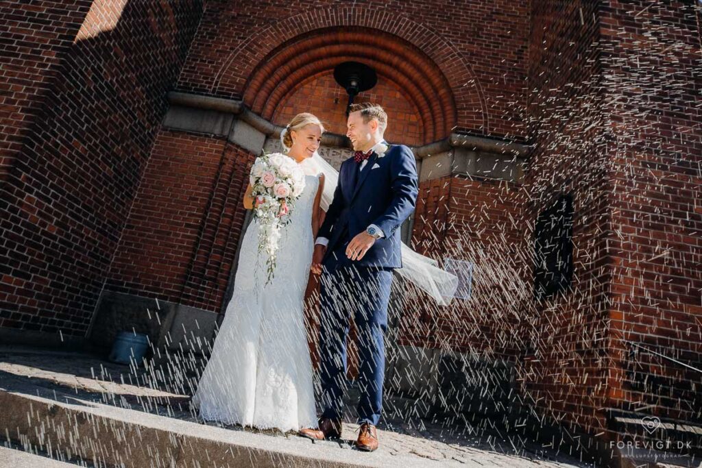 Landsdækkende bryllupsfotograf med base i Aarhus