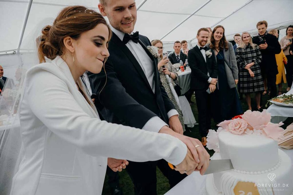 Romantisk bryllup på arealet foran Bernstorff Slot