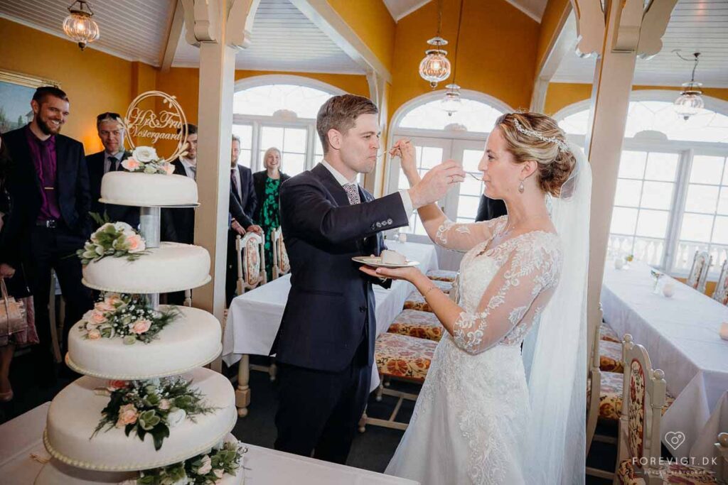 86 idéer på Ballebro Færgekro bryllup