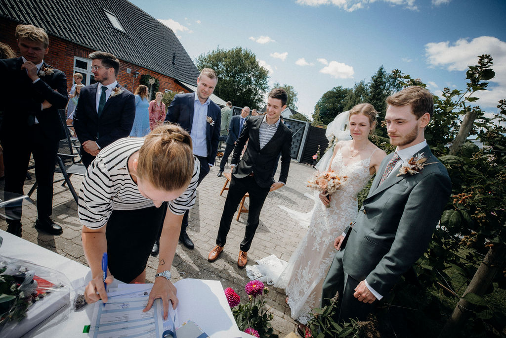 Billeder af udendørs bryllup
