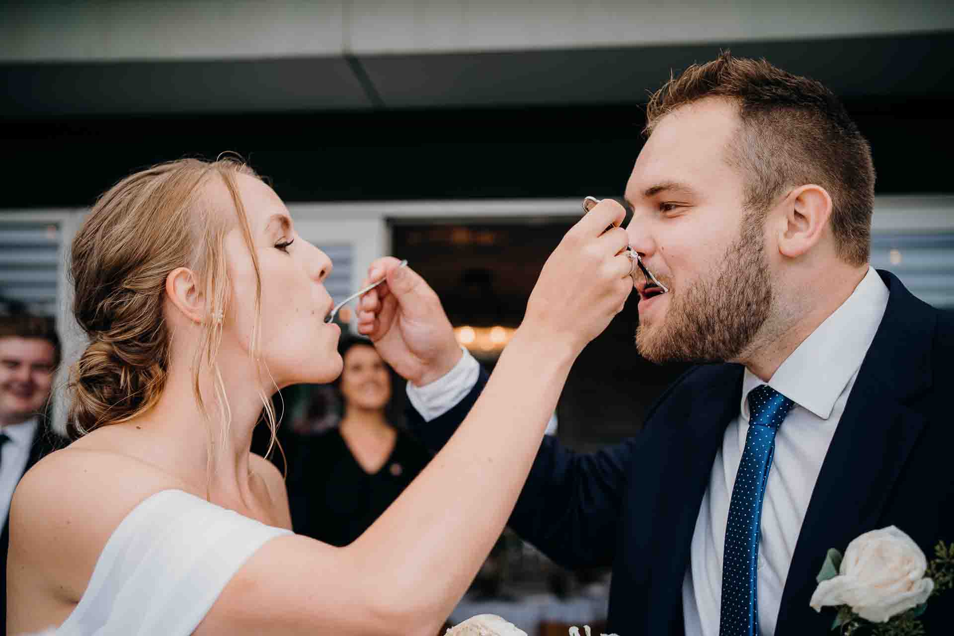 Brudepar nyder receptionens rolige tempo